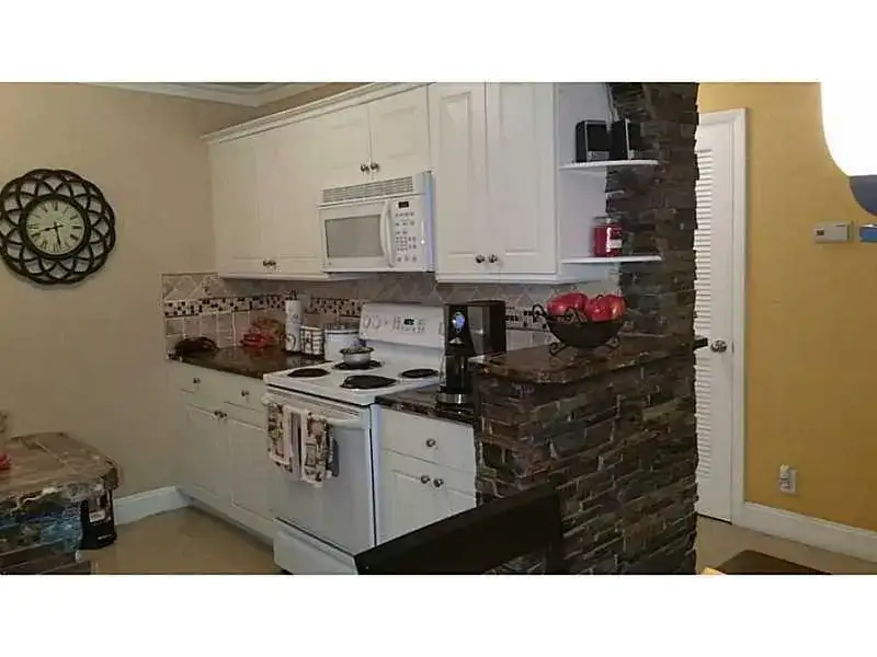 760 SE 2nd Avenue, Deerfield Beach FL 33441 photo 5