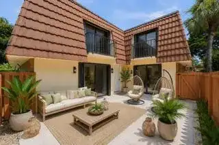 236 Charter Way, West Palm Beach FL 33407