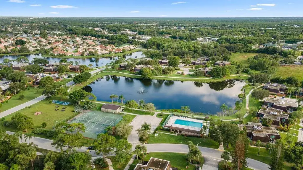 6431 SE WINDSONG Lane # 117, Stuart FL 34997 photo 3