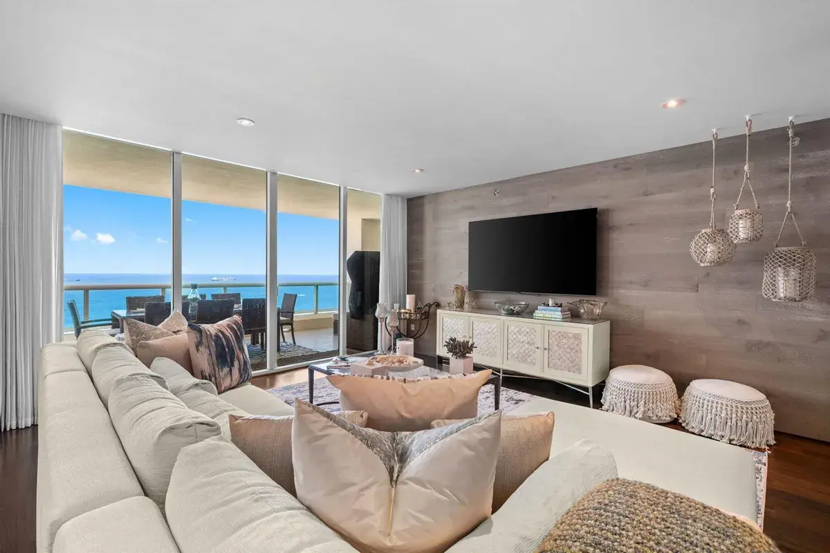 101 S FORT LAUDERDALE BEACH Boulevard # 2303, Fort Lauderdale FL 33316
