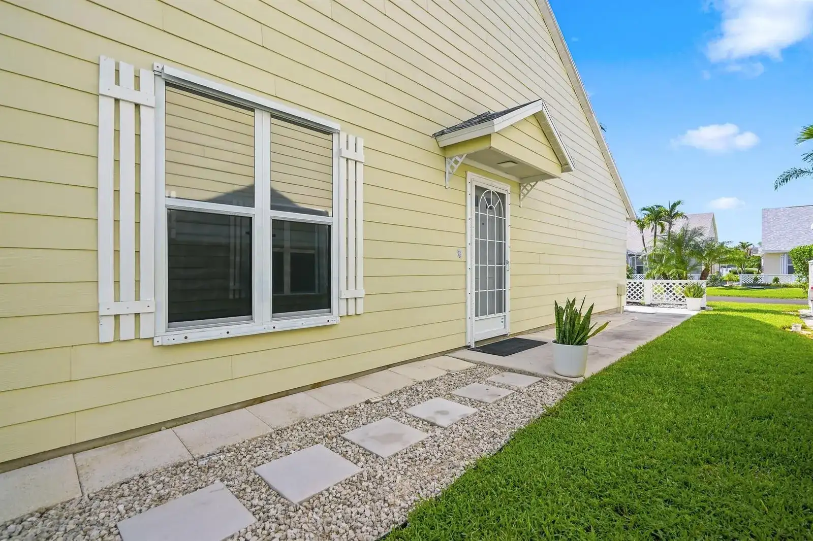 2543 SE Tropical E Circle, Port St. Lucie FL 34952 photo 2