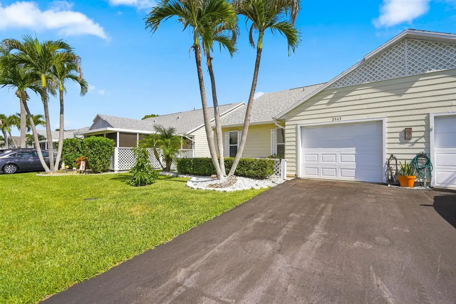 2543 SE Tropical E Circle, Port St. Lucie FL 34952 photo 3