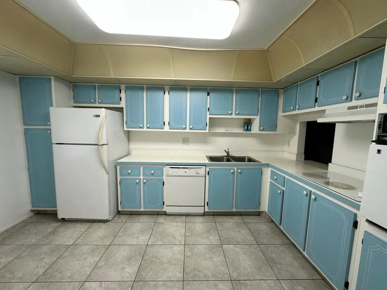 5725 FERNLEY Drive E # 47, West Palm Beach FL 33415 photo 2