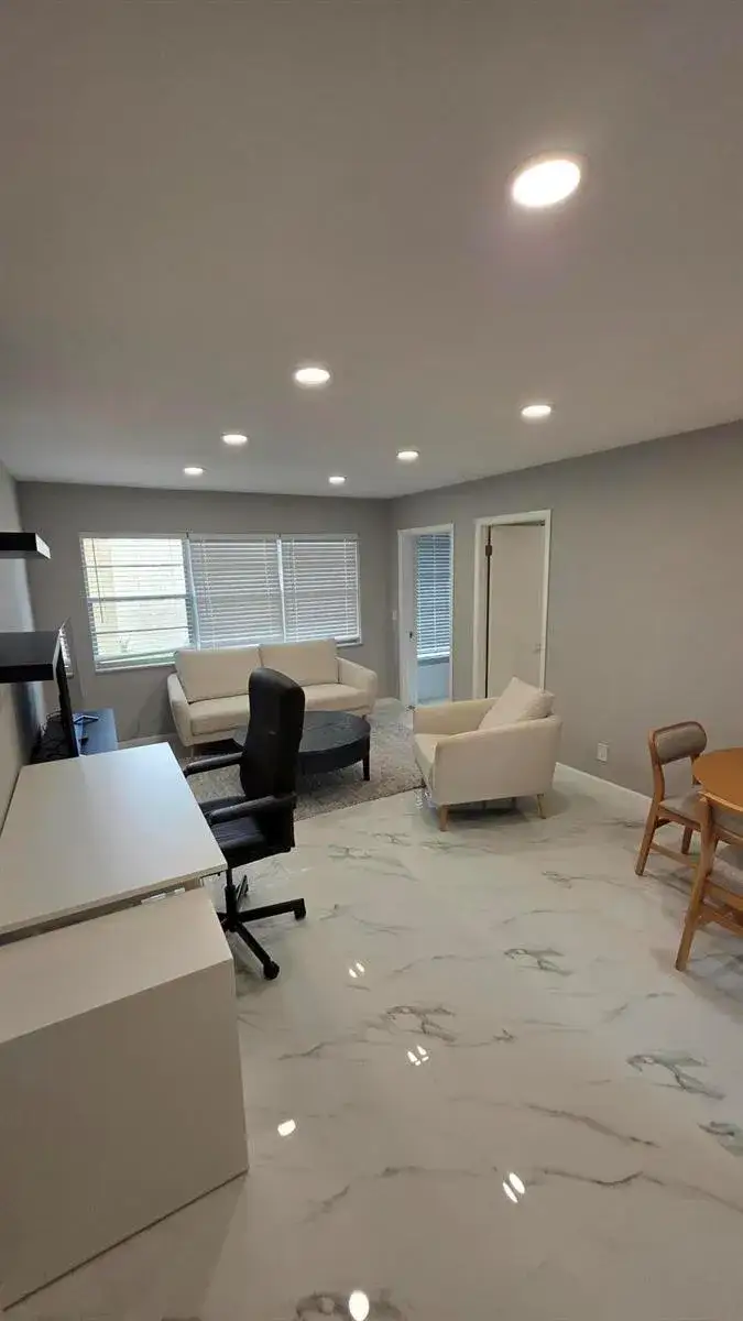 319 LAKE FRANCES Drive # 319, West Palm Beach FL 33411