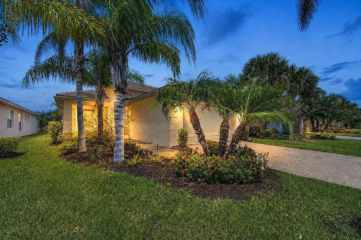 11826 SW Brighton Falls Drive, Port St. Lucie FL 34987