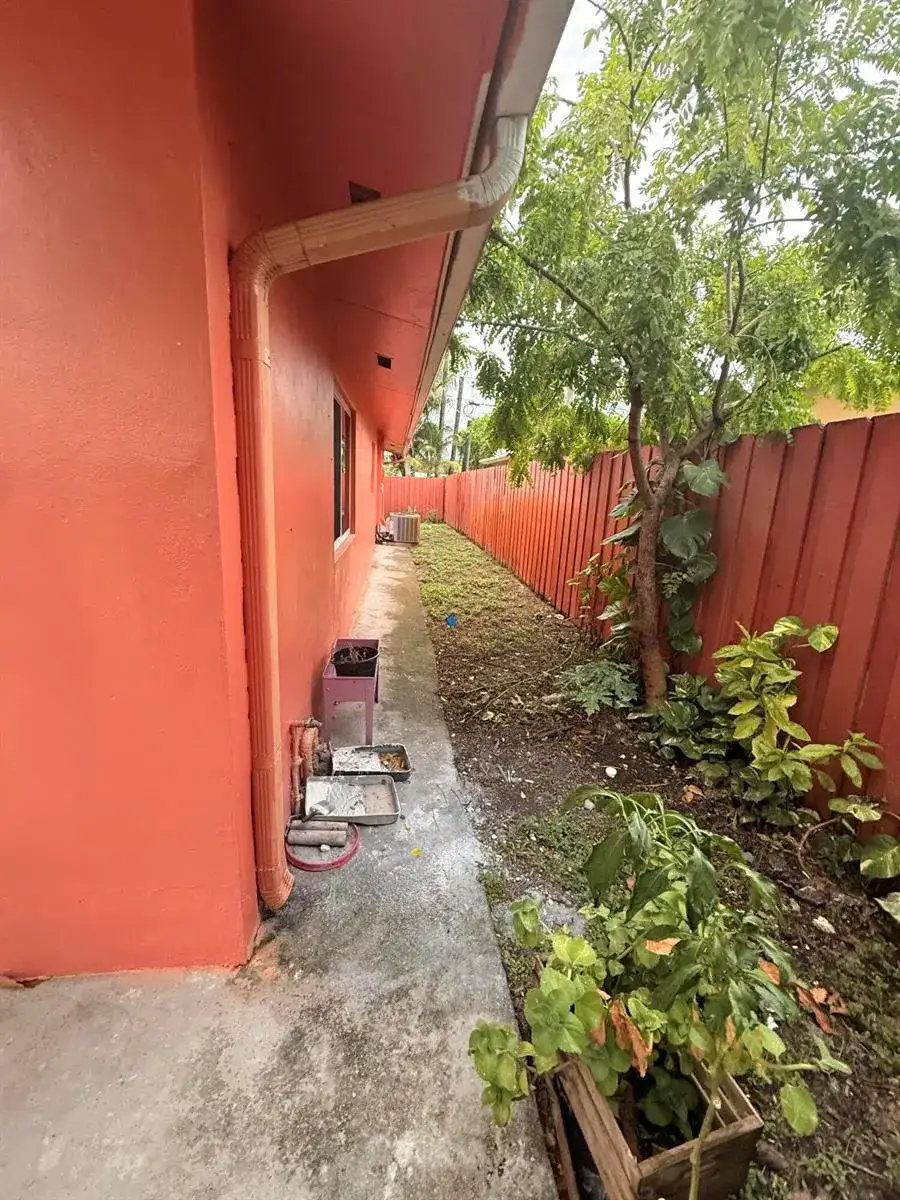 321 NW 57TH Street, Oakland Park FL 33309 photo 5