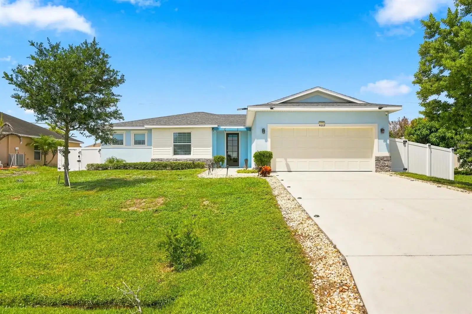 4662 SW YACOLT Drive, Port St. Lucie FL 34953