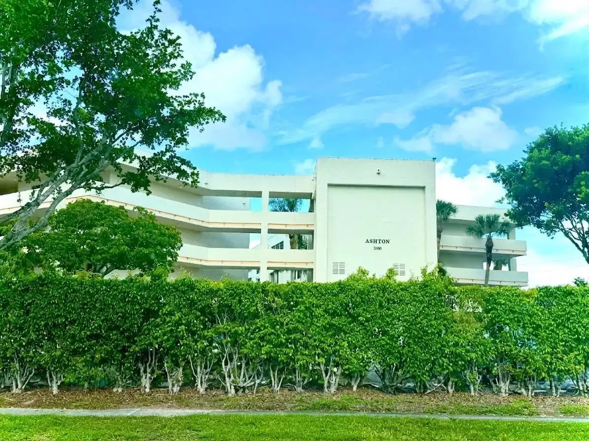 3186 VIA POINCIANA # 115, Lake Worth FL 33467 photo 2