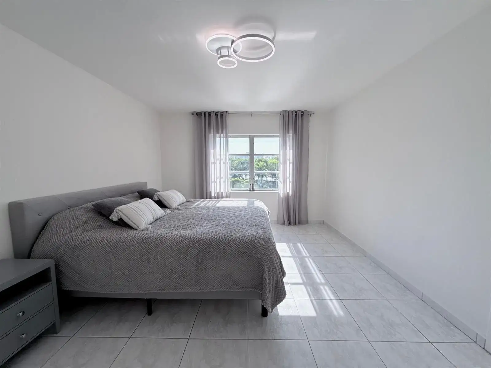 200 DIPLOMAT Parkway # 520, Hallandale Beach FL 33009 photo 5