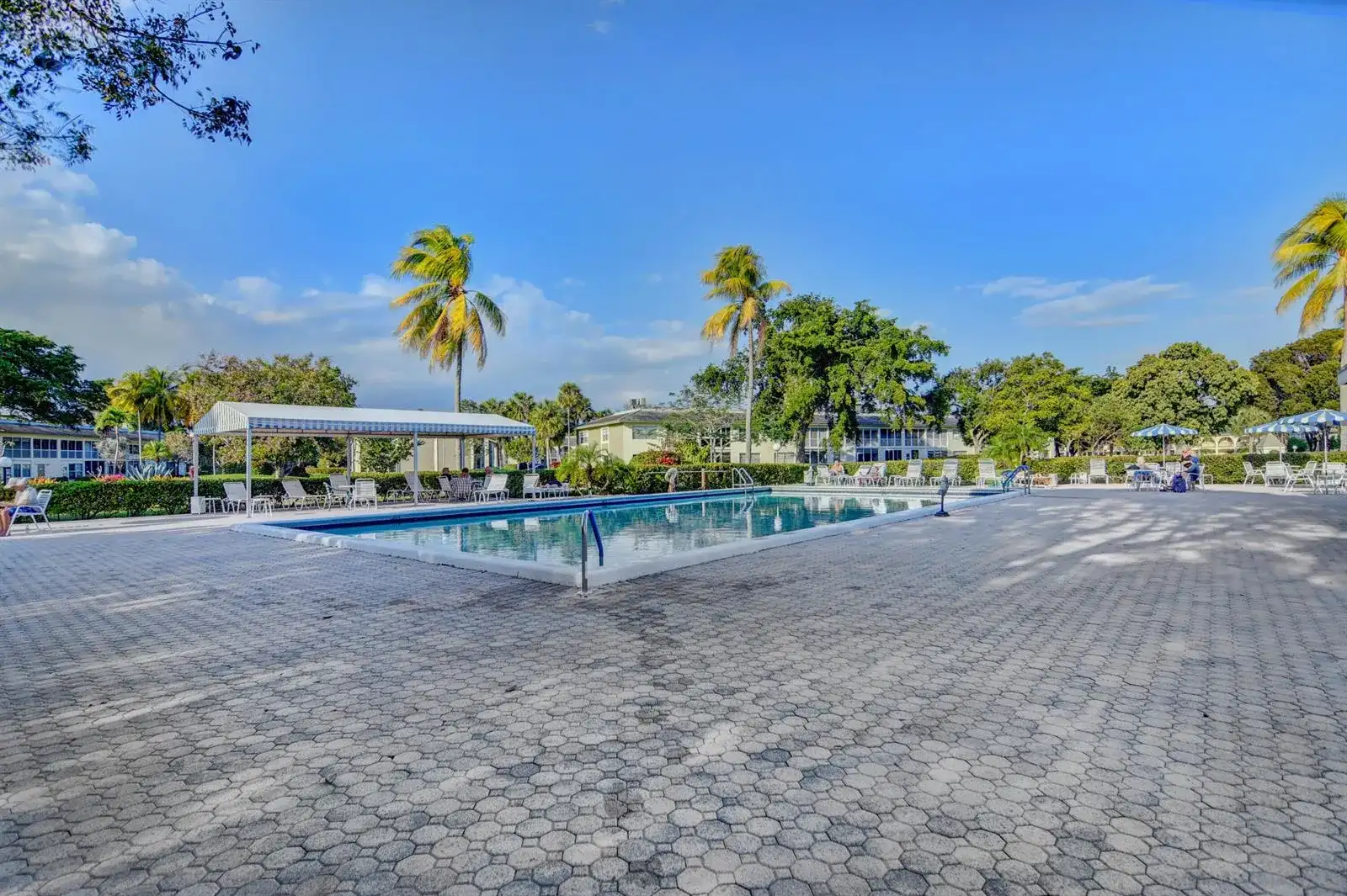 372 W Riverbend Drive # 372, Sunrise FL 33326