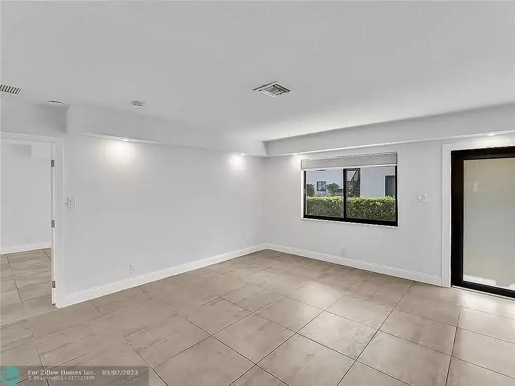 216 NW 25TH Street, Wilton Manors FL 33311 photo 2