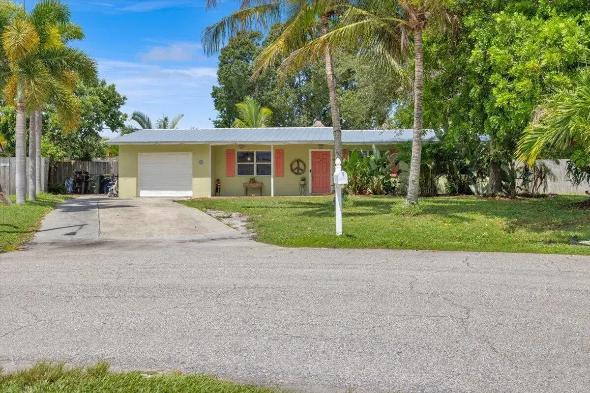 1121 SE ALAMANDA Lane, Stuart FL 34996