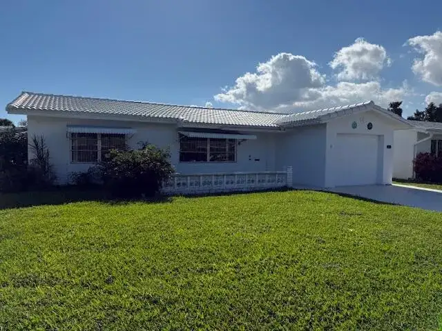 2016 SW Golf Lane SW, Boynton Beach FL 33426 photo 2