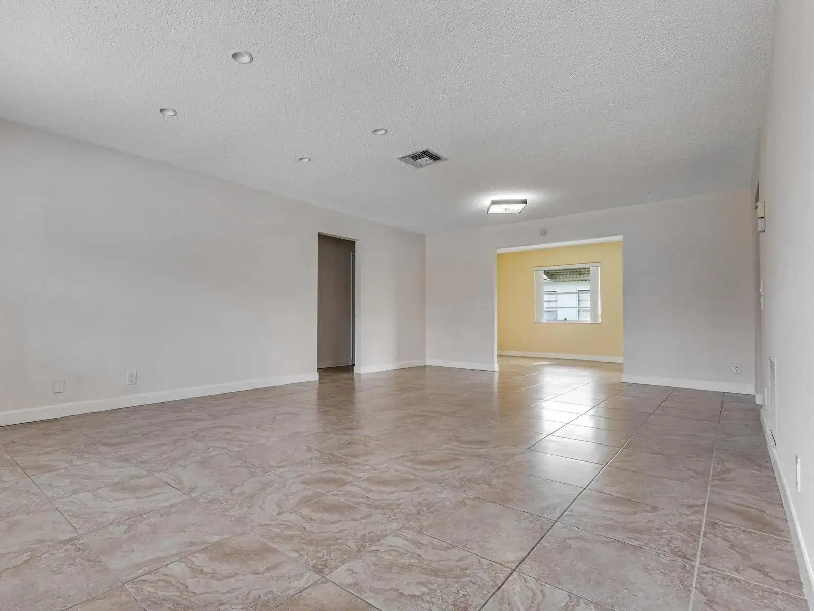 2016 SW Golf Lane SW, Boynton Beach FL 33426 photo 5