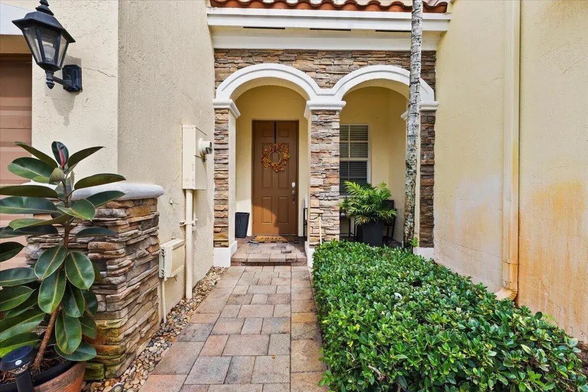 130 EMERALD CREEK Terrace, Plantation FL 33325