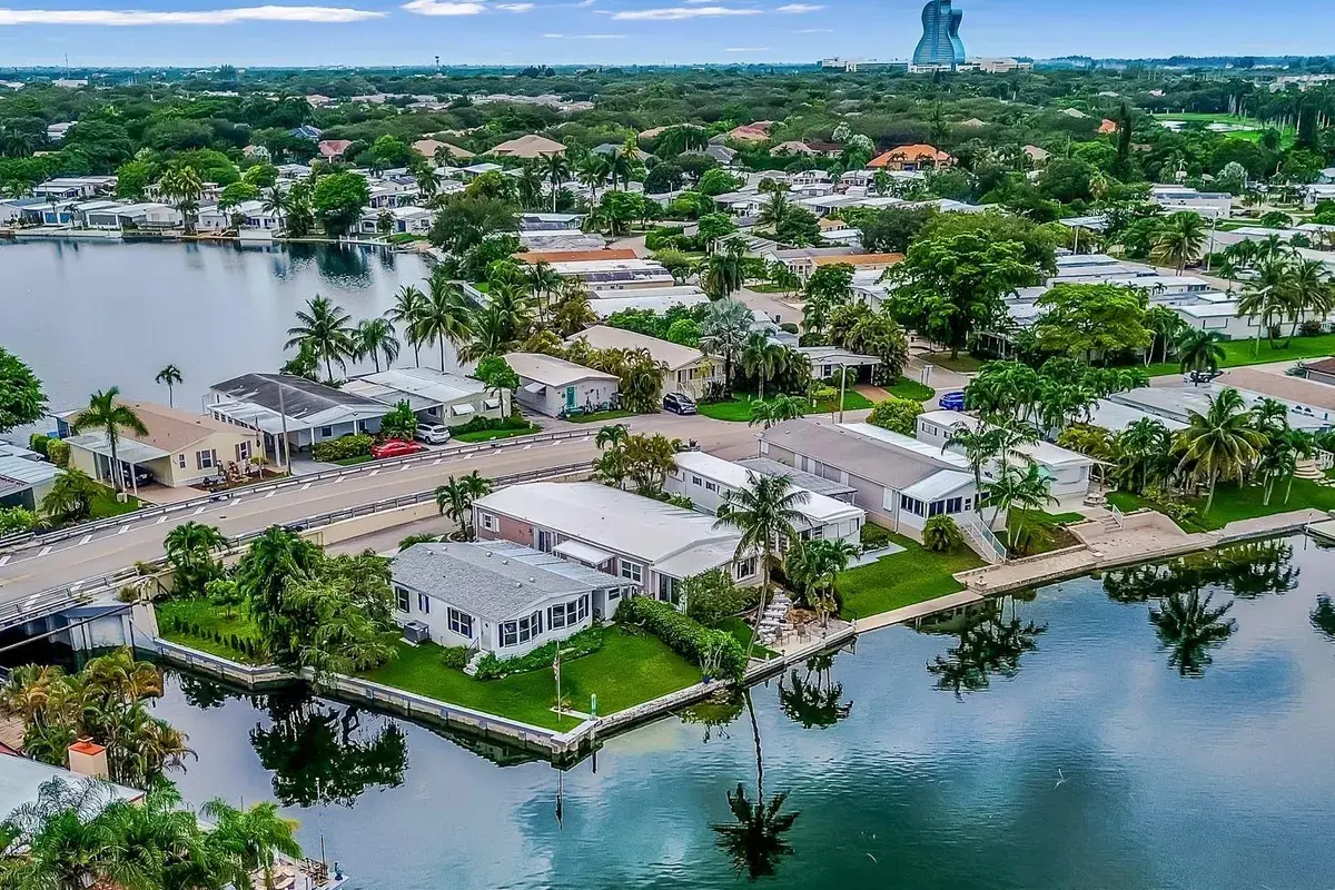 3055 Lakeshore Drive, Fort Lauderdale FL 33312