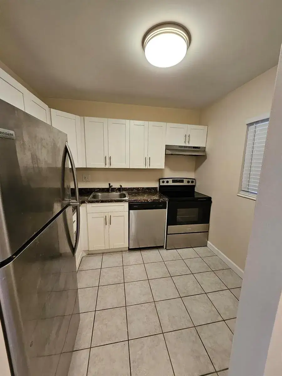 2900 NW 46TH Avenue # 105, Lauderdale Lakes FL 33313