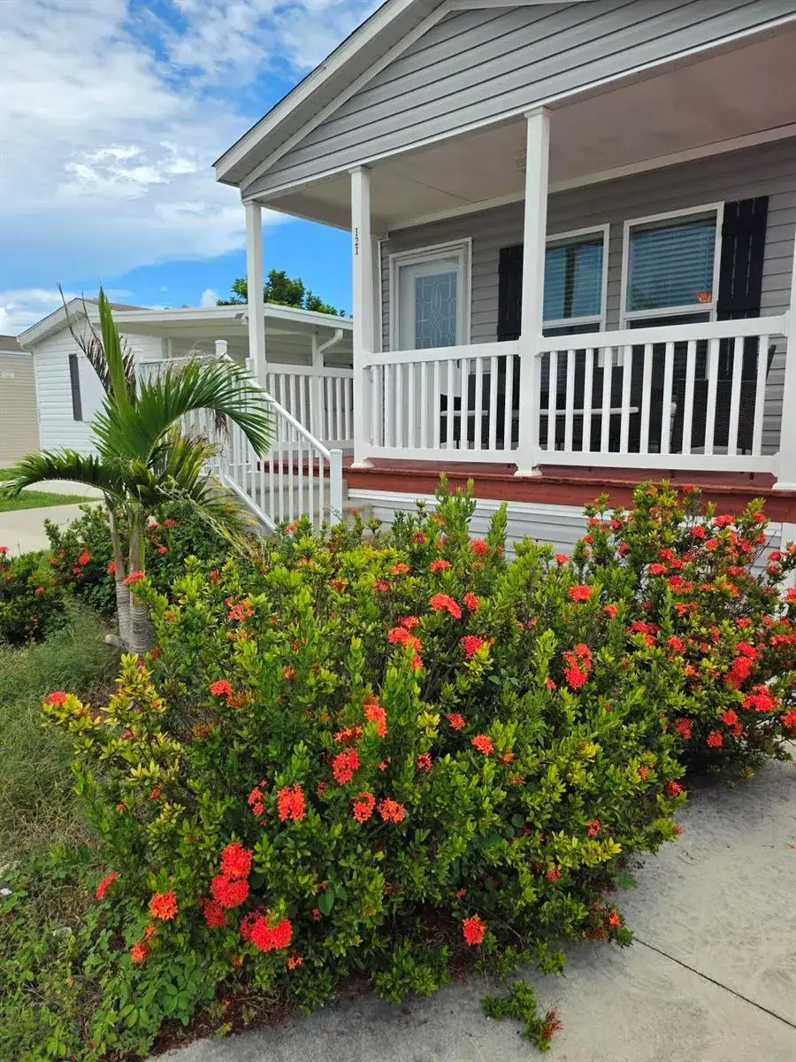 121 Sandhill Boulevard, Fort Pierce FL 34982 photo 2