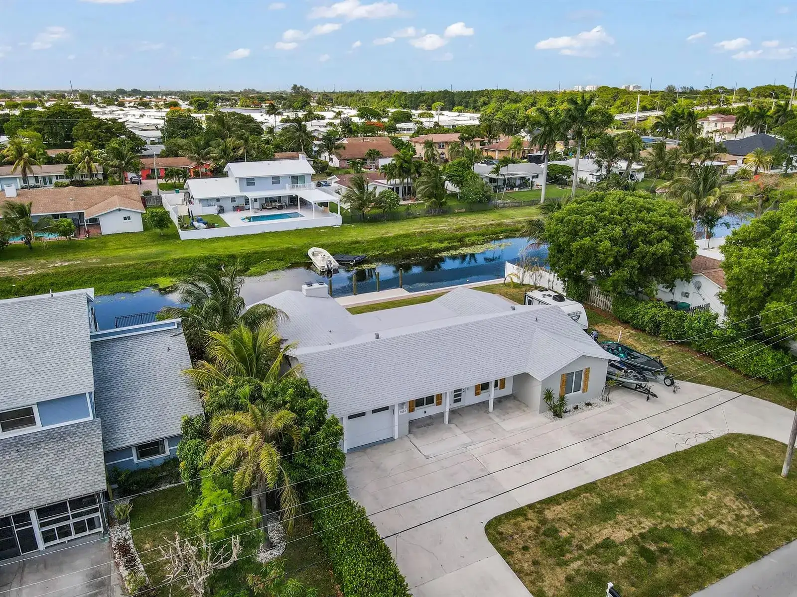1051 SW 25th Avenue, Boynton Beach FL 33426 photo 2