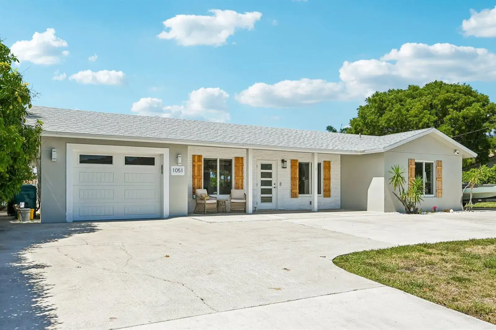 1051 SW 25th Avenue, Boynton Beach FL 33426 photo 4