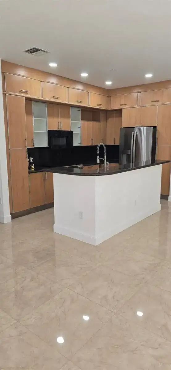635 NE 11th Avenue, Fort Lauderdale FL 33304 photo 5