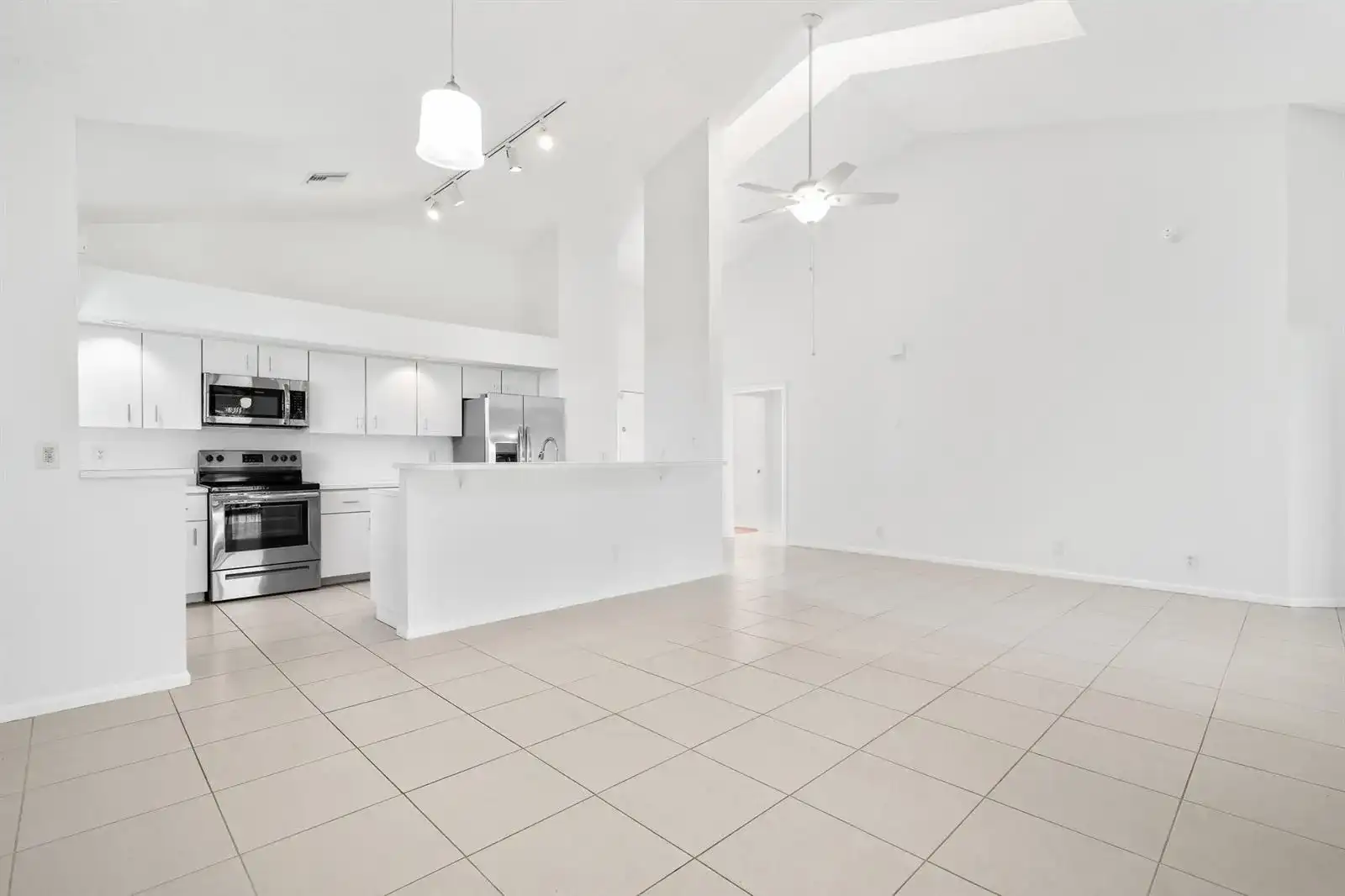 8049 ABERDEEN Drive # 202, Boynton Beach FL 33472