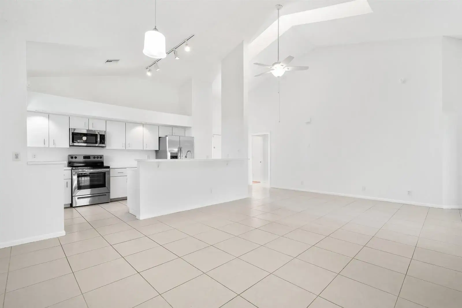 8049 ABERDEEN Drive # 202, Boynton Beach FL 33472
