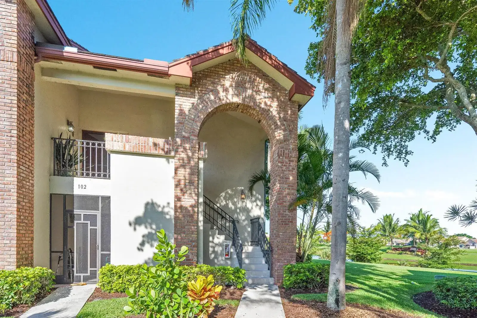 8049 ABERDEEN Drive # 202, Boynton Beach FL 33472 photo 2