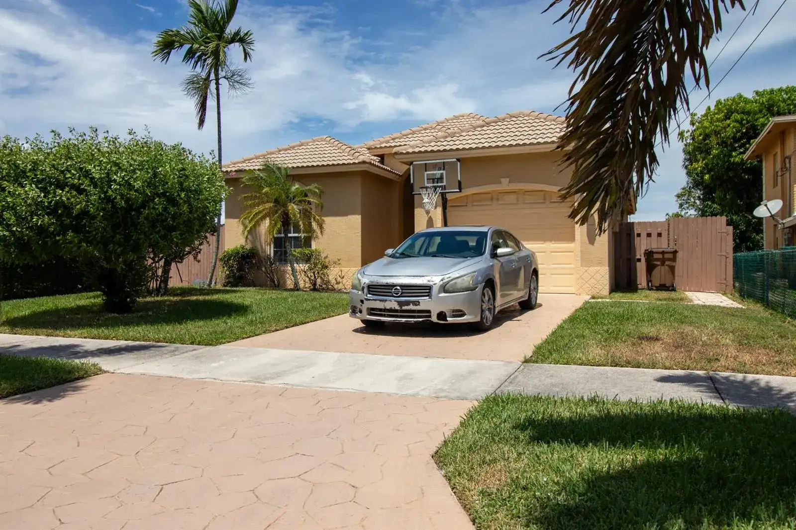 237 SW 8TH Street, Deerfield Beach FL 33441