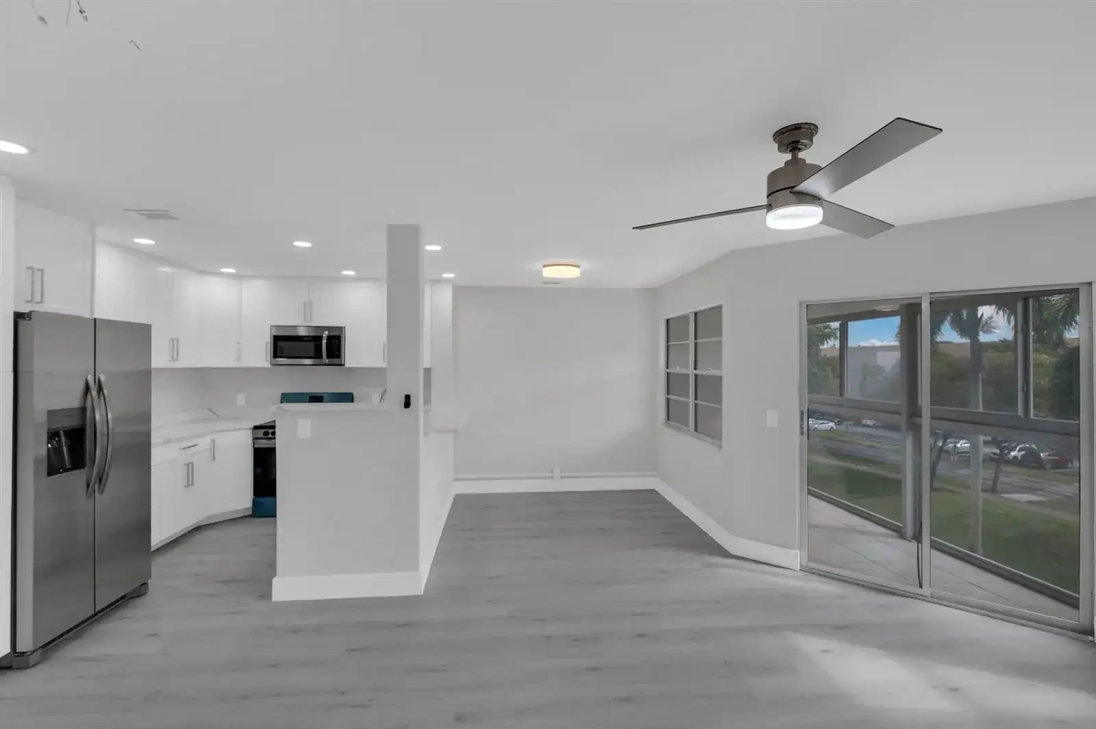 12600 SW 5TH Court # 414L, Pembroke Pines FL 33027 photo 2