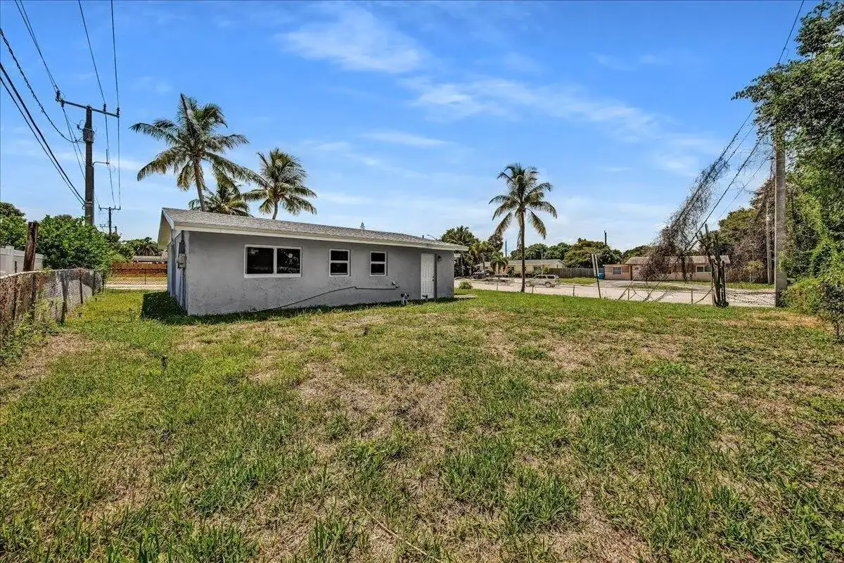 11 NE 28TH Court, Boynton Beach FL 33435