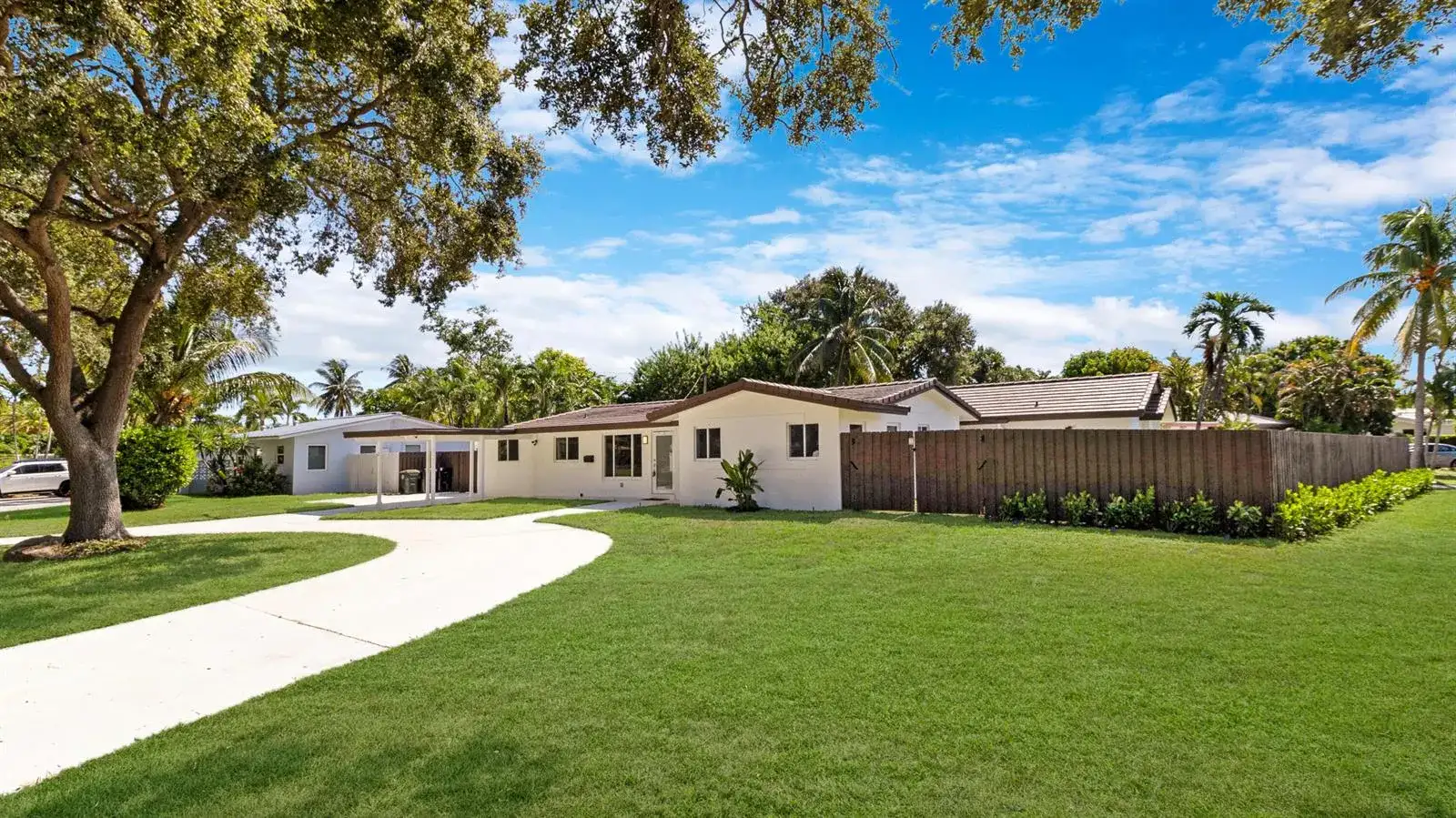 4000 NE 22ND Avenue, Lighthouse Point FL 33064 photo 2