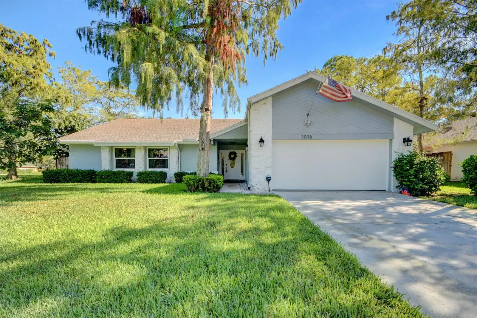 1098 Primrose Lane, Wellington FL 33414
