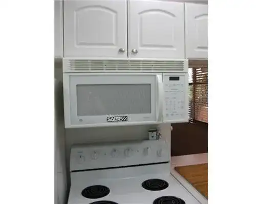 2400 NE 10th Street NE # 305, Pompano Beach FL 33062