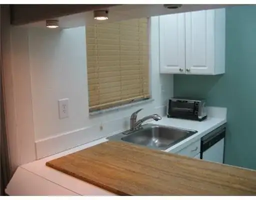 2400 NE 10th Street NE # 305, Pompano Beach FL 33062 photo 2