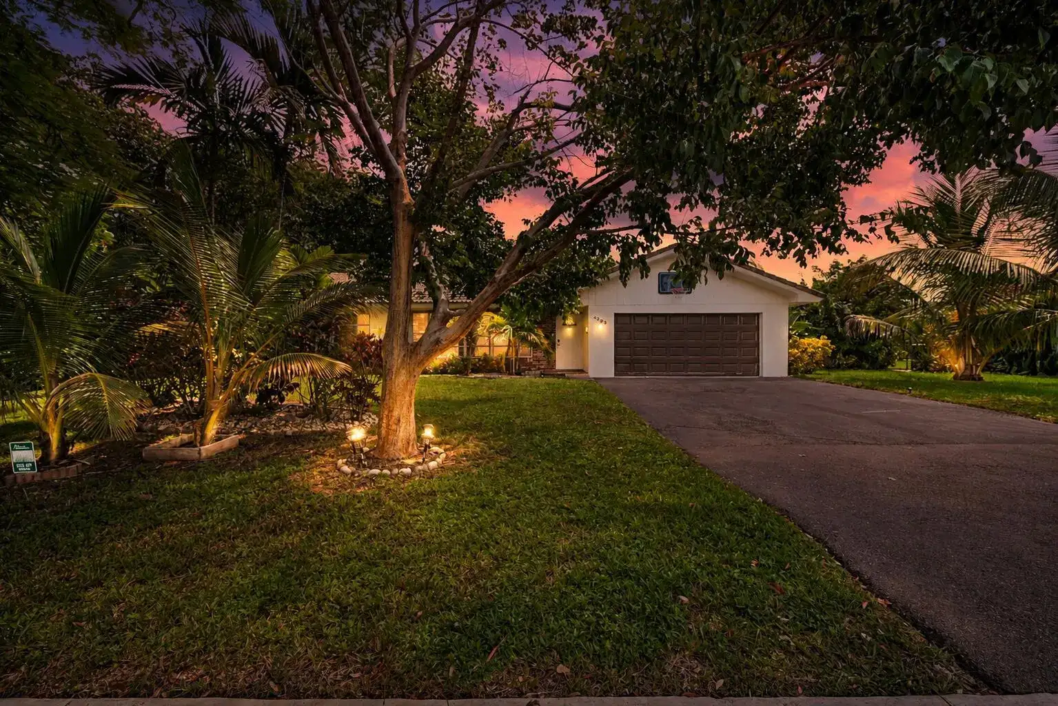 4203 NW 75TH Avenue, Coral Springs FL 33065 photo 2