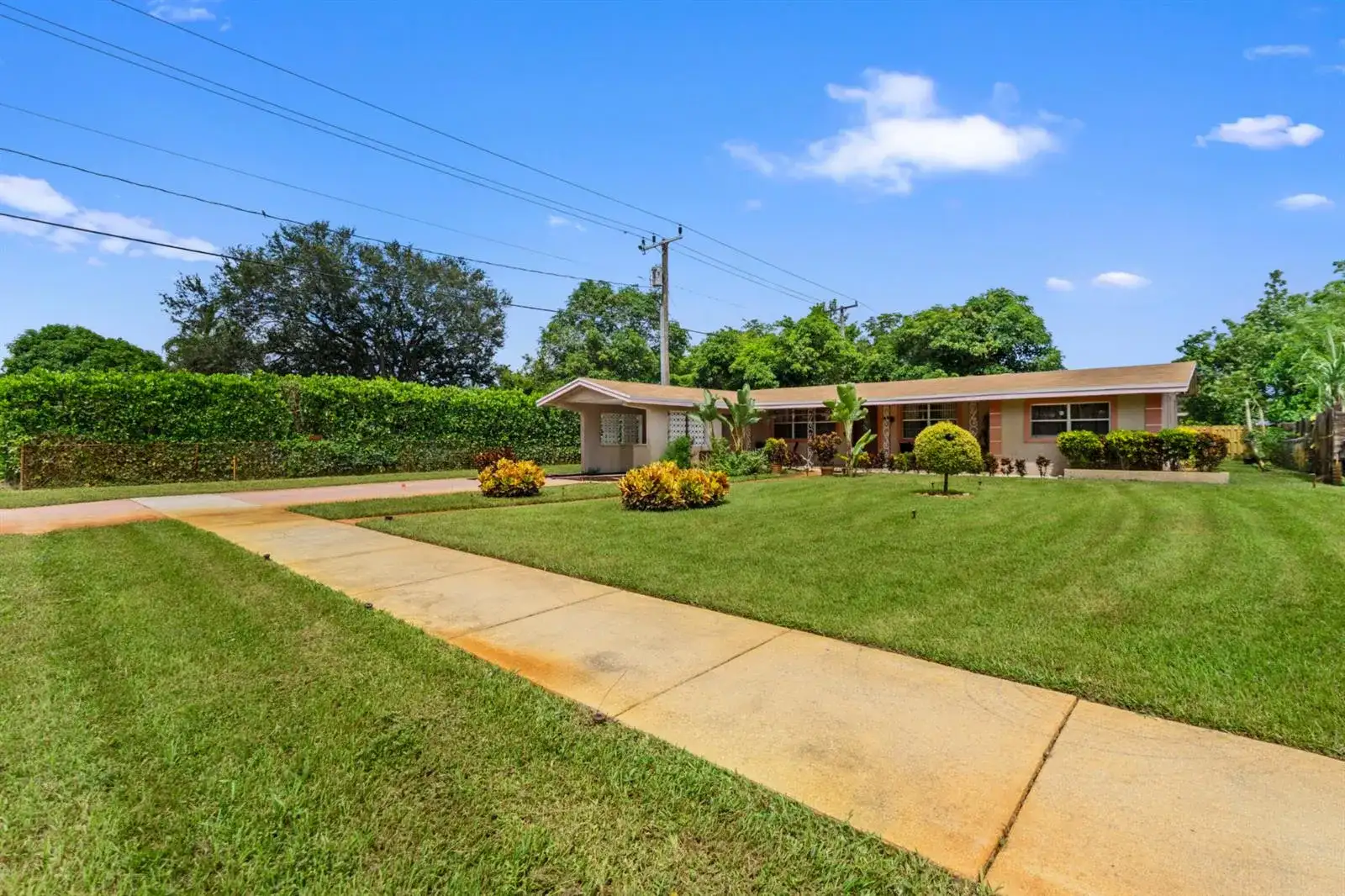 316 NW 44th Avenue, Plantation FL 33317 photo 3