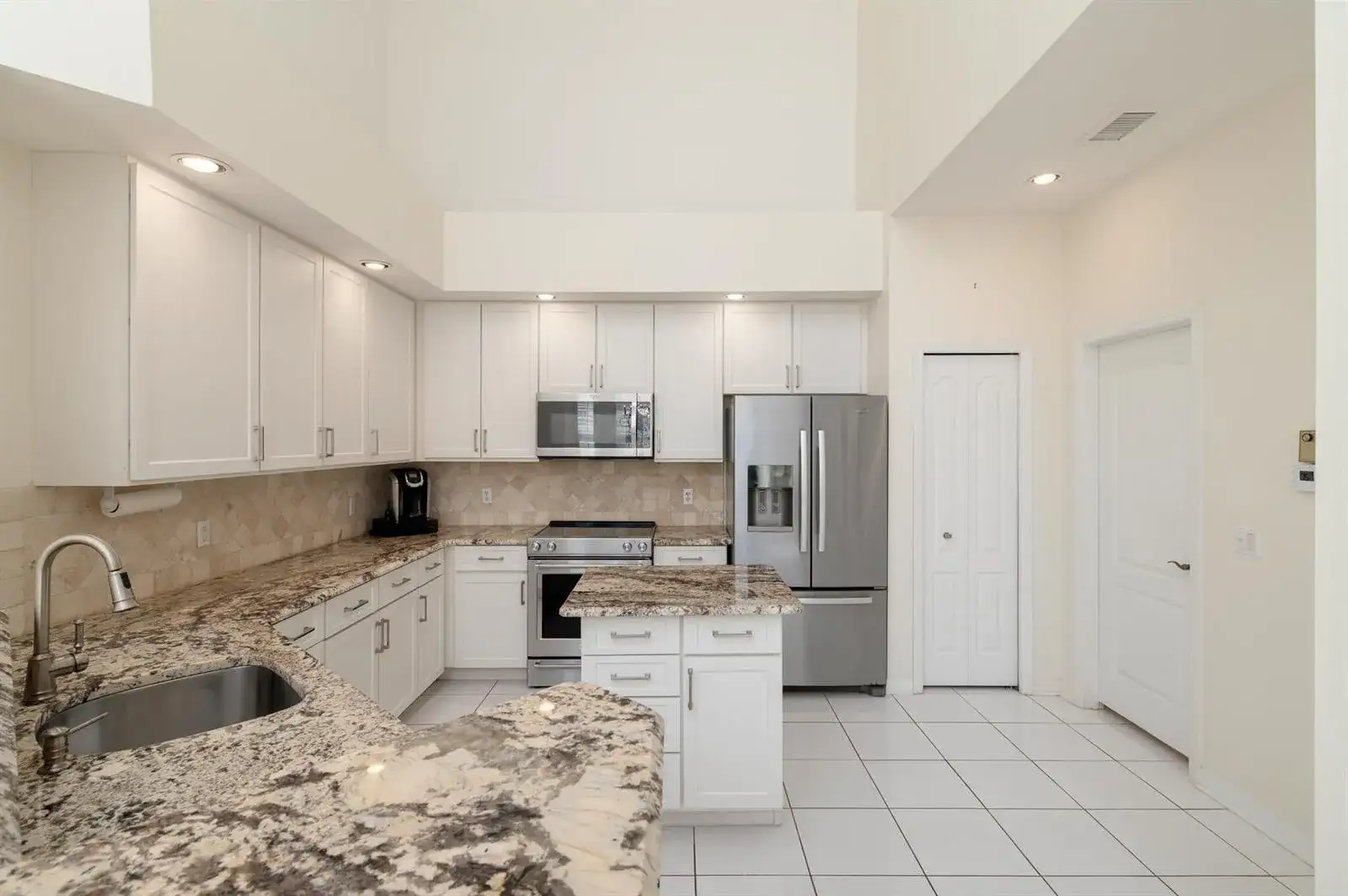 1676 SW Harbour Isles Circle # 97, Port St. Lucie FL 34986 photo 3