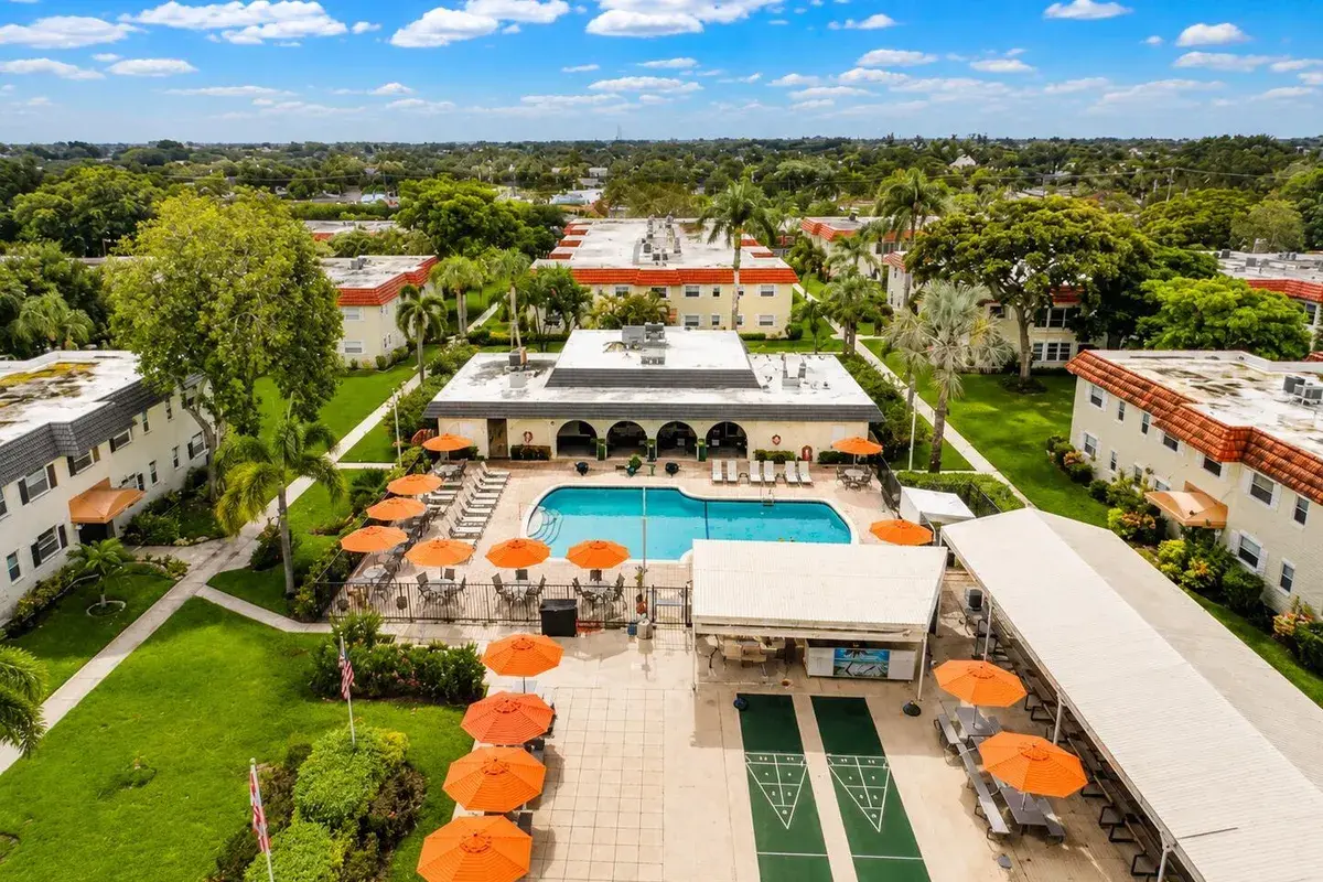 5680 SW 3rd Place # 106, Margate FL 33068