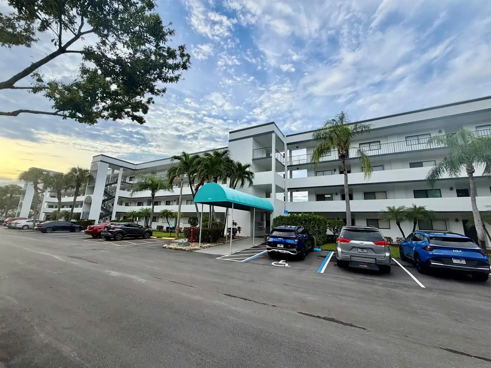 4725 LUCERNE LAKES E # 214, Lake Worth FL 33467
