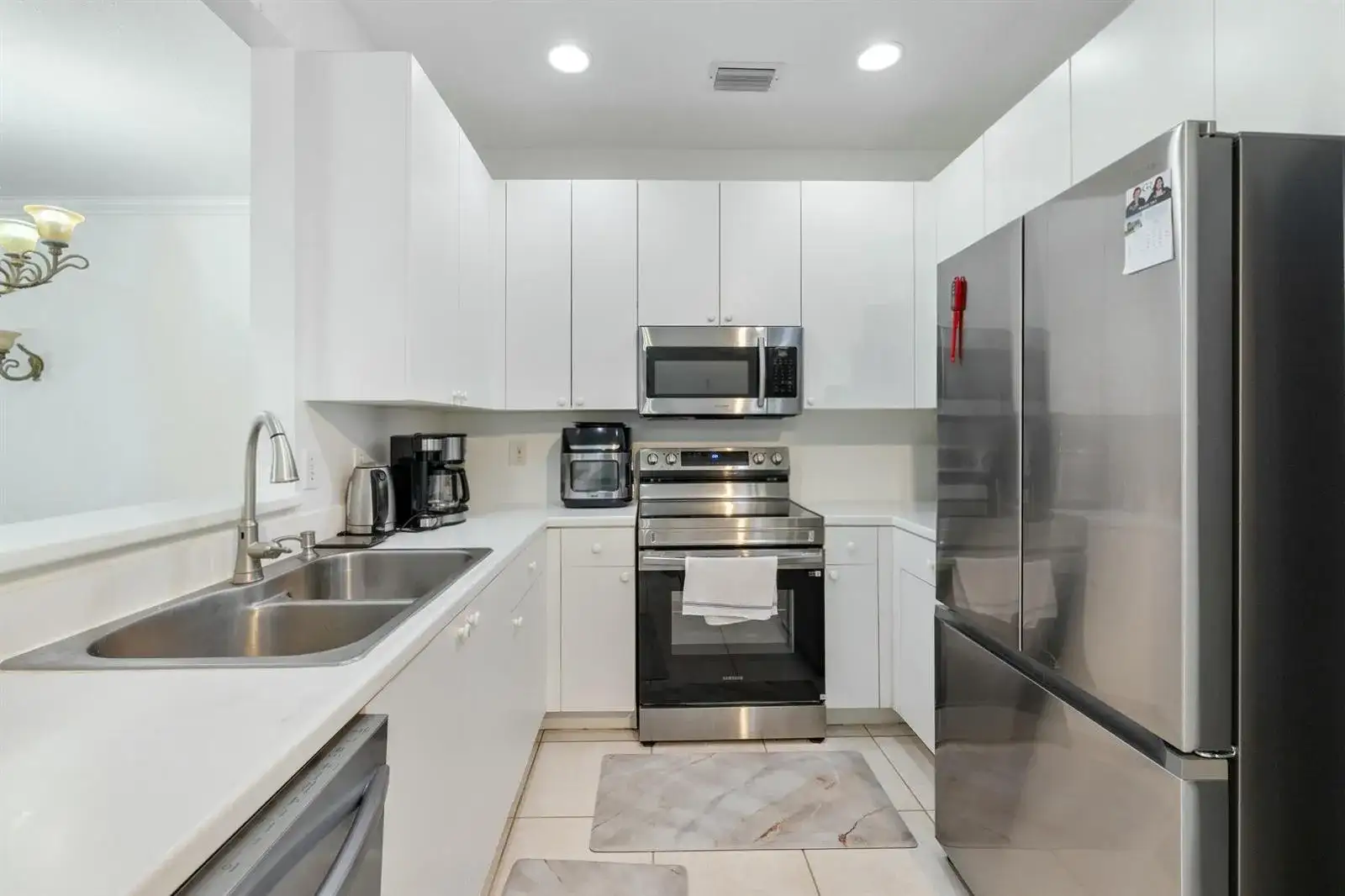 831 NW 130TH Avenue, Pembroke Pines FL 33028 photo 3