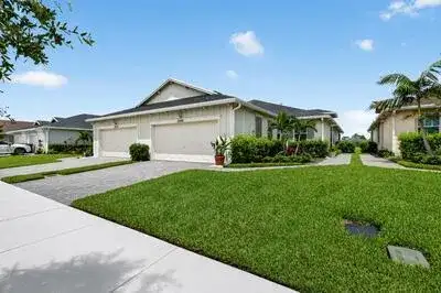 2048 SE Crosswood Way, Port St. Lucie FL 34984 photo 2