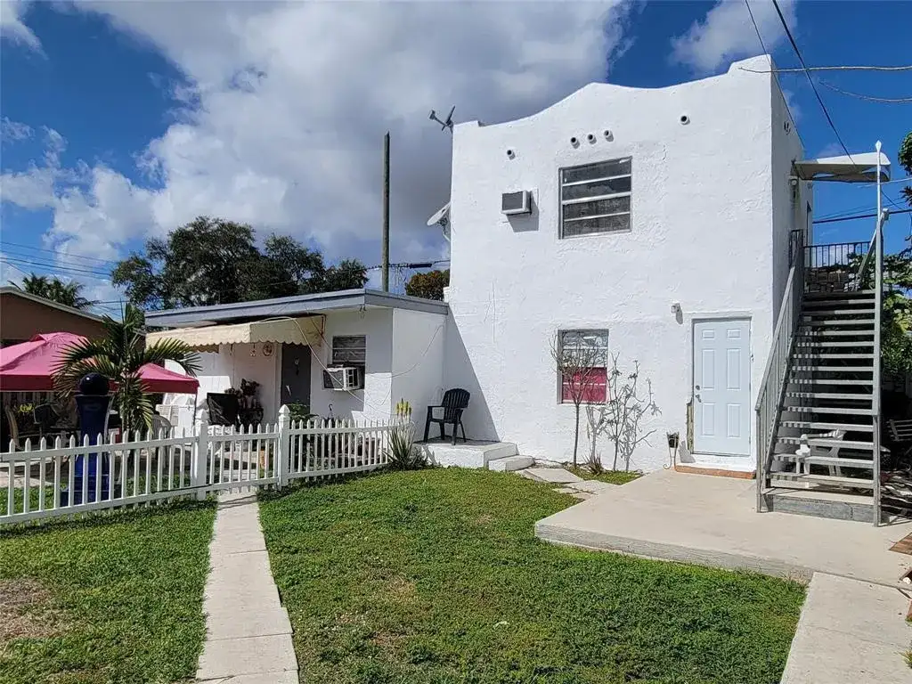 1853 NW 5th Street, Miami FL 33125 photo 3