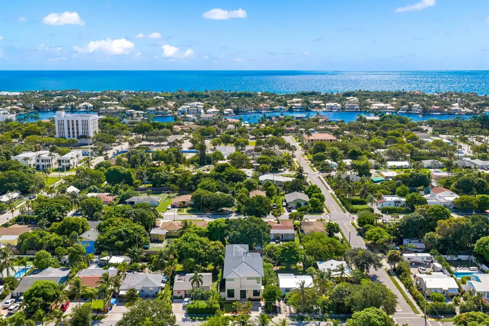 827 SE 2nd Avenue, Delray Beach FL 33483 photo 3