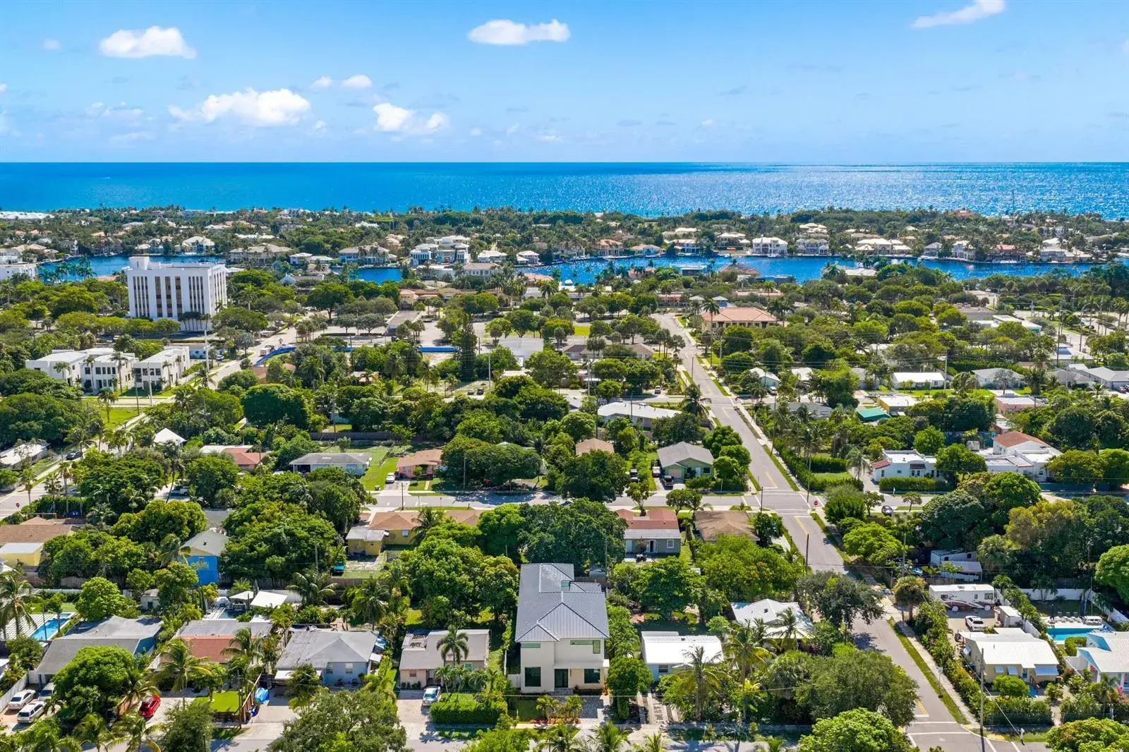 827 SE 2nd Avenue, Delray Beach FL 33483