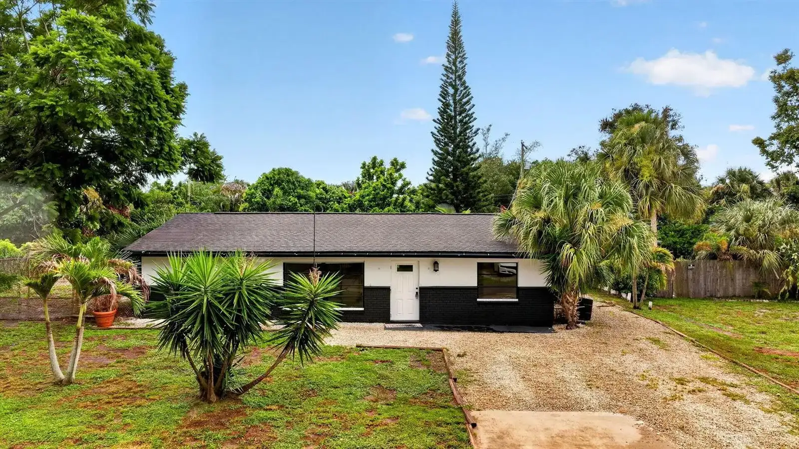 820 E 13TH Street, Stuart FL 34994