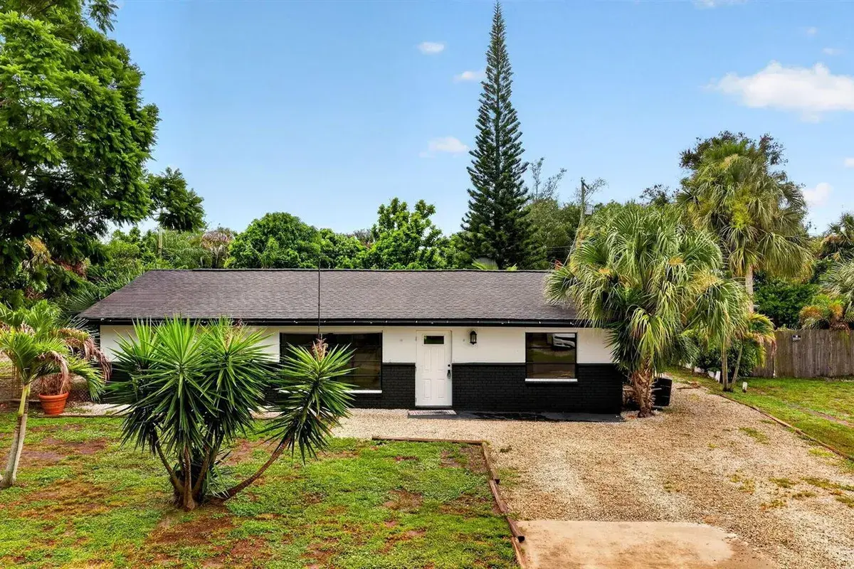 820 E 13TH Street, Stuart FL 34994