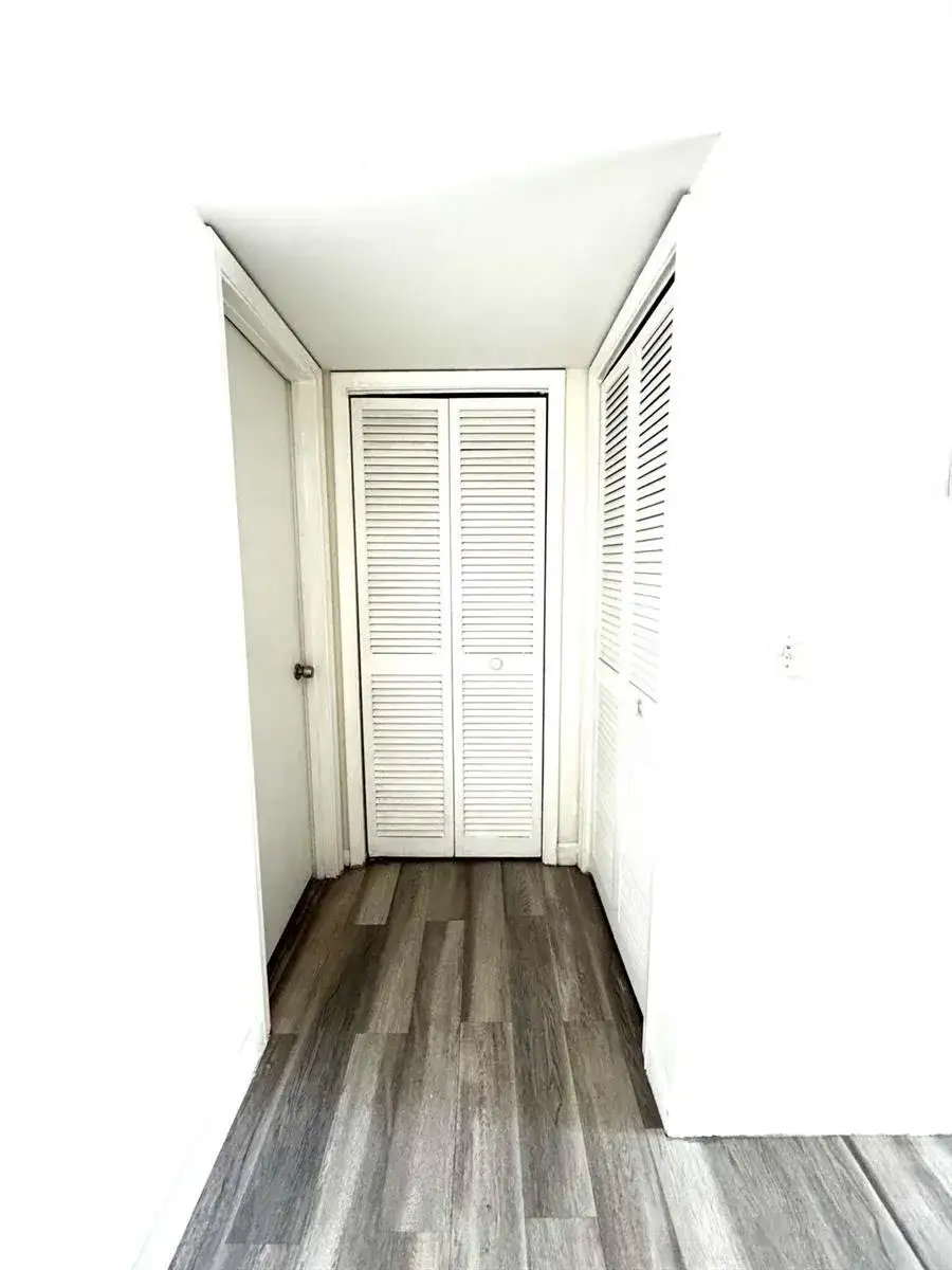 117 N E Street, FL 33460 photo 5