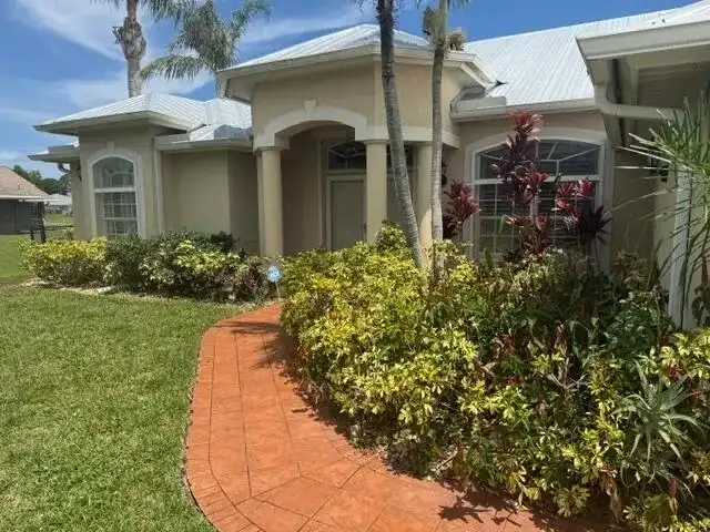 1863 SE Bowie Street, Port St. Lucie FL 34952