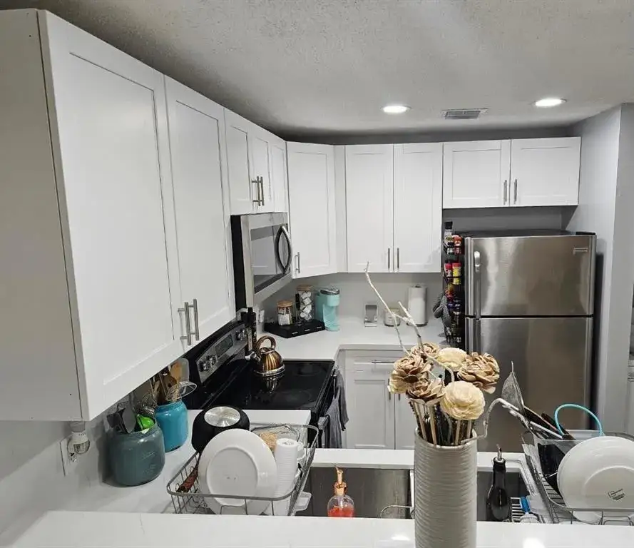 1827 RUNNERS Way, North Lauderdale FL 33068